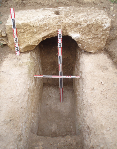 Conduit du deuxième aqueduc avec ses dalles de couvertures.