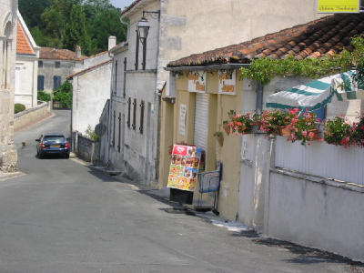 Cliché 3 – Trait noir : niveau du conduit antique avec en dessous l&lsquo;emplacement du pont.