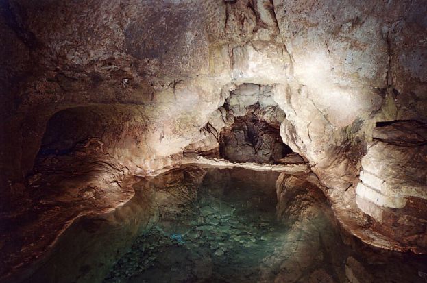 Cliché 33 - Fabrice Schäck : Bassin de la résurgence.