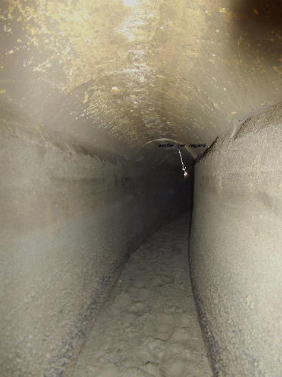 Cliché 1 - Intérieur du conduit sur une distance de 80 m