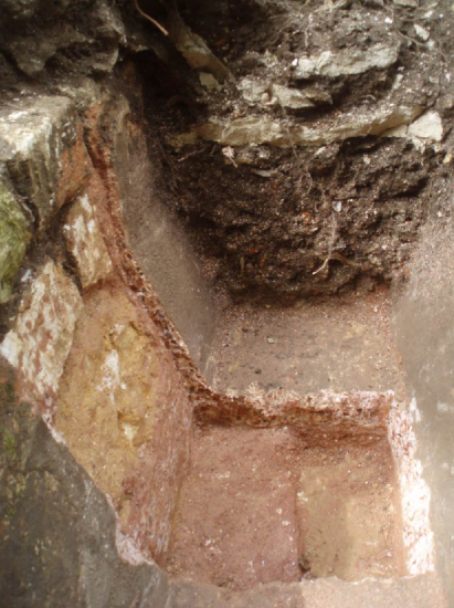 Specus et coupe de l&lsquo;enduit d&lsquo;étanchéité du troisième aqueducSpecus et coupe de l&lsquo;enduit d&lsquo;étanchéité du troisième aqueduc