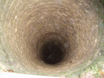 Intérieur du puits n°12 en moellons