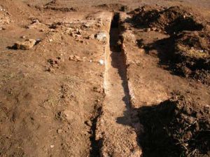 Cliché 1 – Ouvrage de délestage et début du mur-pont.