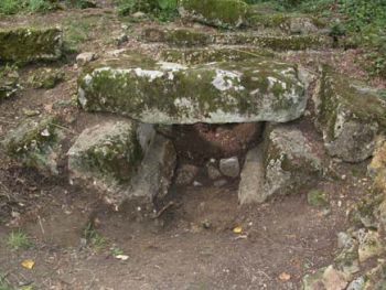 Cliché 2 – vallée de la Tonne, pont médiéval ? Réalisé avec des fragments du conduit antique.